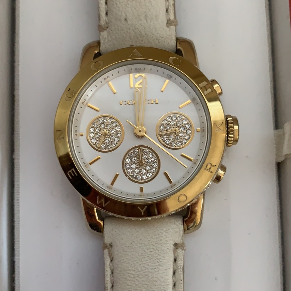 Watch - Picture 2 of 6